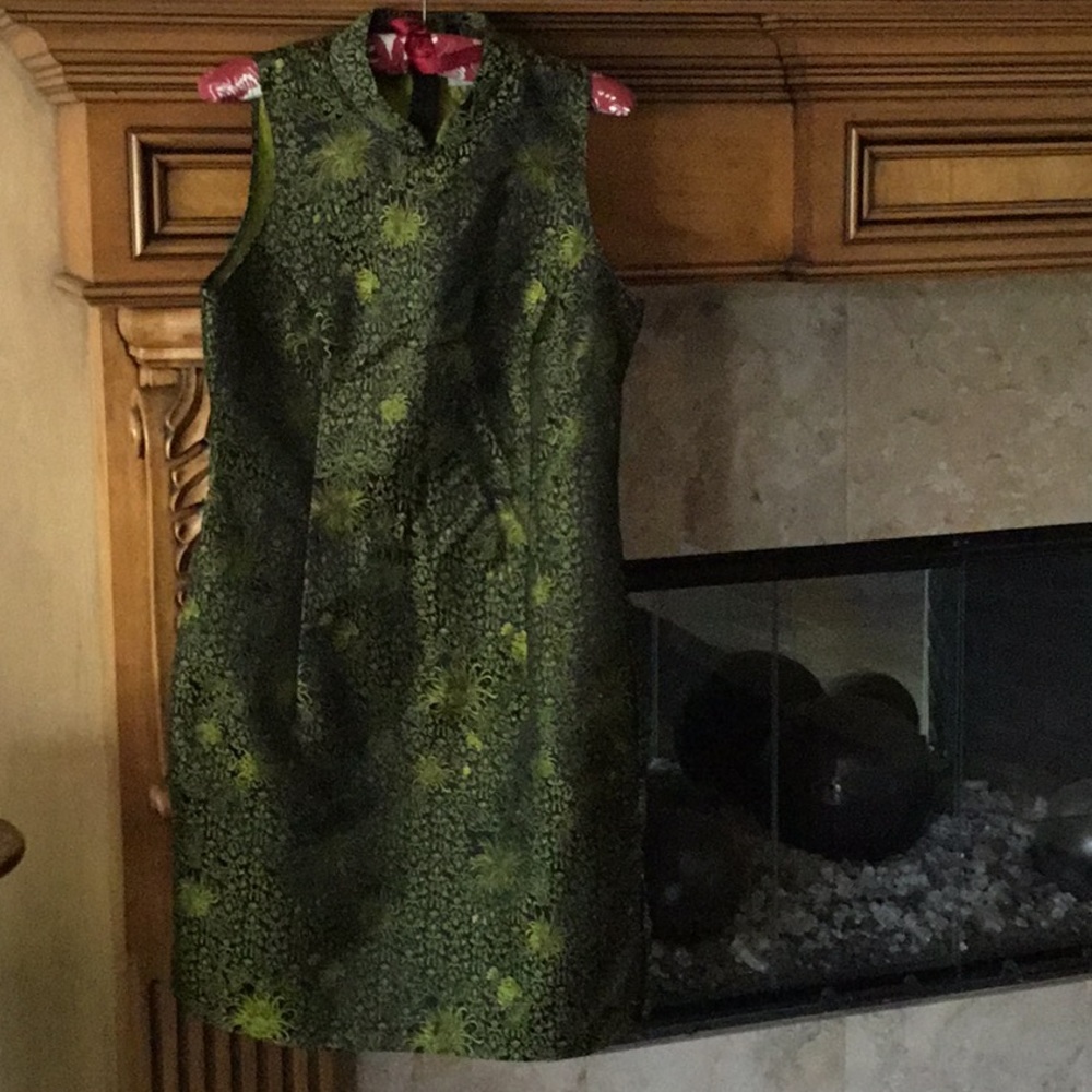 Asian inspired DRESS size 12 (UK) black with green pattern~elegant fitted shape